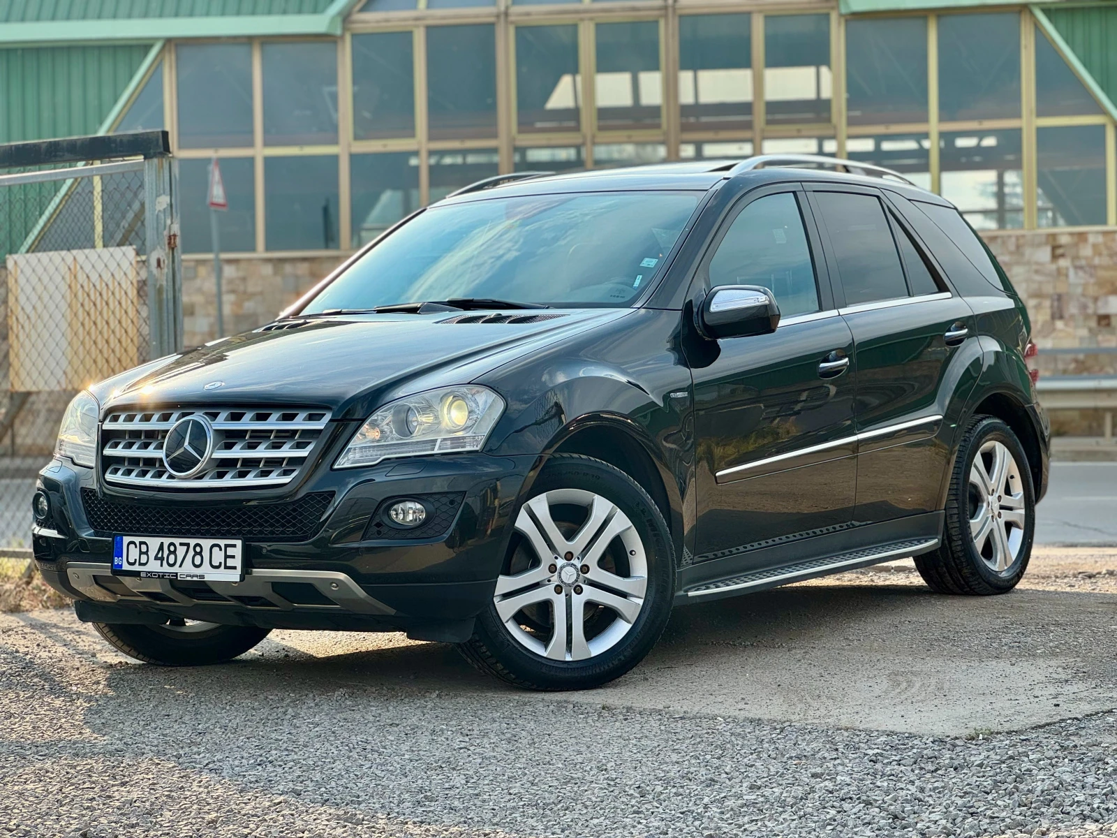 Mercedes-Benz ML 350 Bluetec ! 4matic ! Спорт пакет  ! DESIGNO ! SWISS - изображение 3