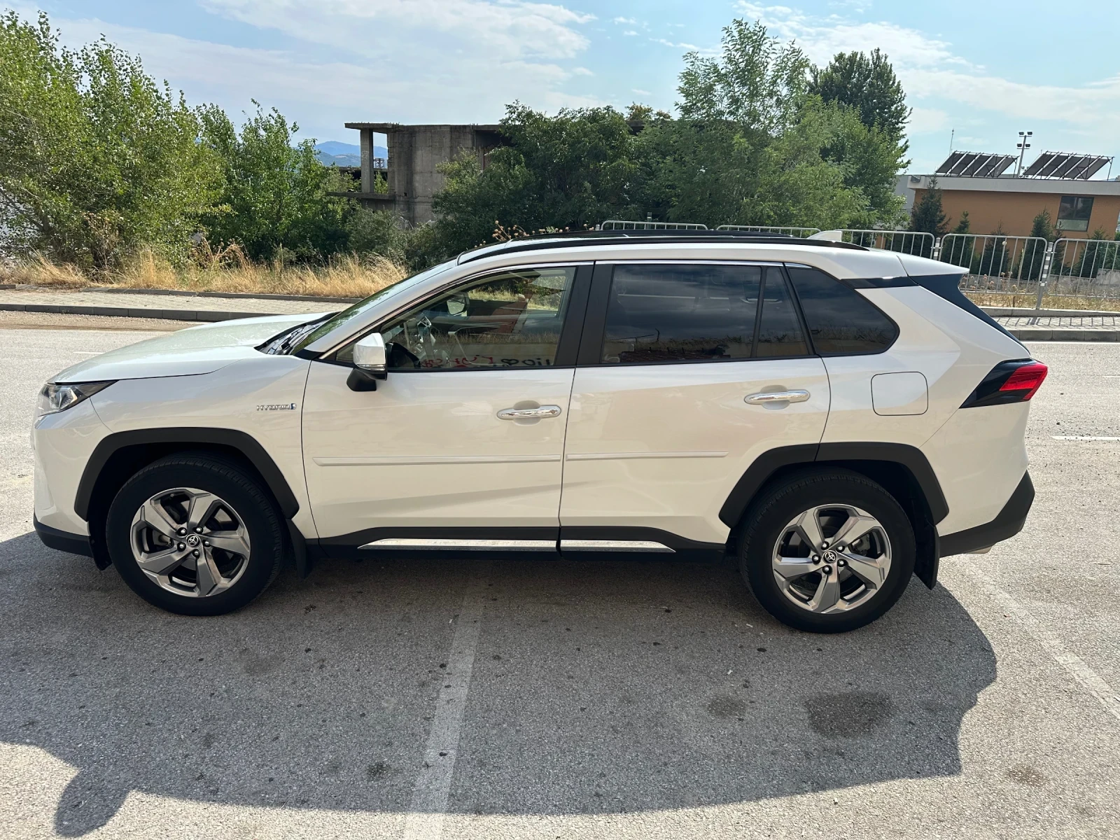 Toyota Rav4 2, 5 hybrid 4Х4 LUXURY В ГАРАНЦИЯ - изображение 4