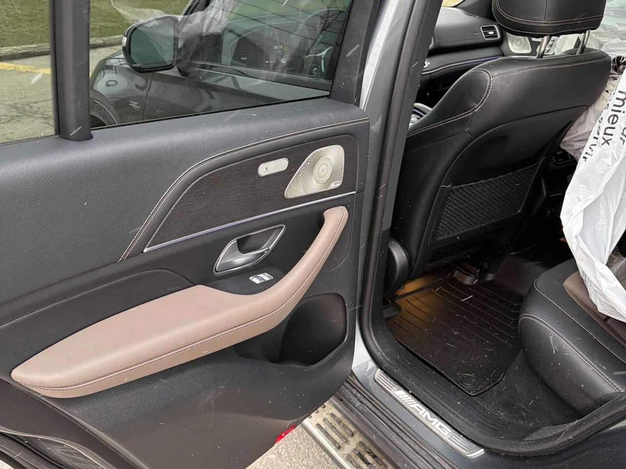 Mercedes-Benz GLE 53 4MATIC | DISTRONIC| ОБДУХВАНЕ| 360| HUD| PANO| 2 КЛЮЧА, снимка 15 - Автомобили и джипове - 53898071