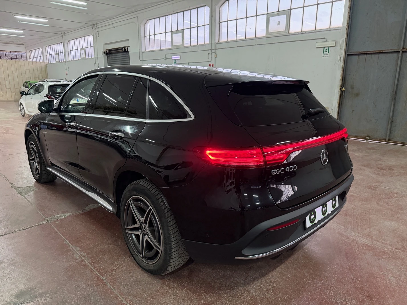 Mercedes-Benz EQC 400 AMG Line - 4-Matic, снимка 5 - Автомобили и джипове - 54329226