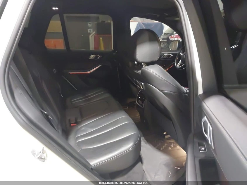 BMW X5 3.0l xDrive40I, снимка 8 - Автомобили и джипове - 54572660