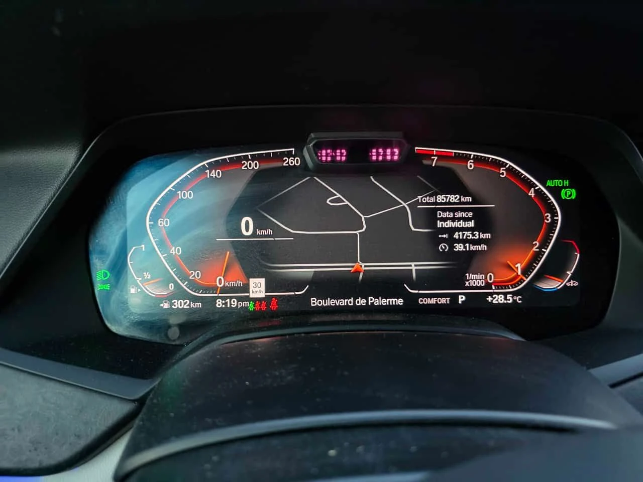 BMW X5 xDrive40i M SPORT/LASER/360/PANO/DIS/ОБДУХВАНЕ, снимка 9 - Автомобили и джипове - 54616134