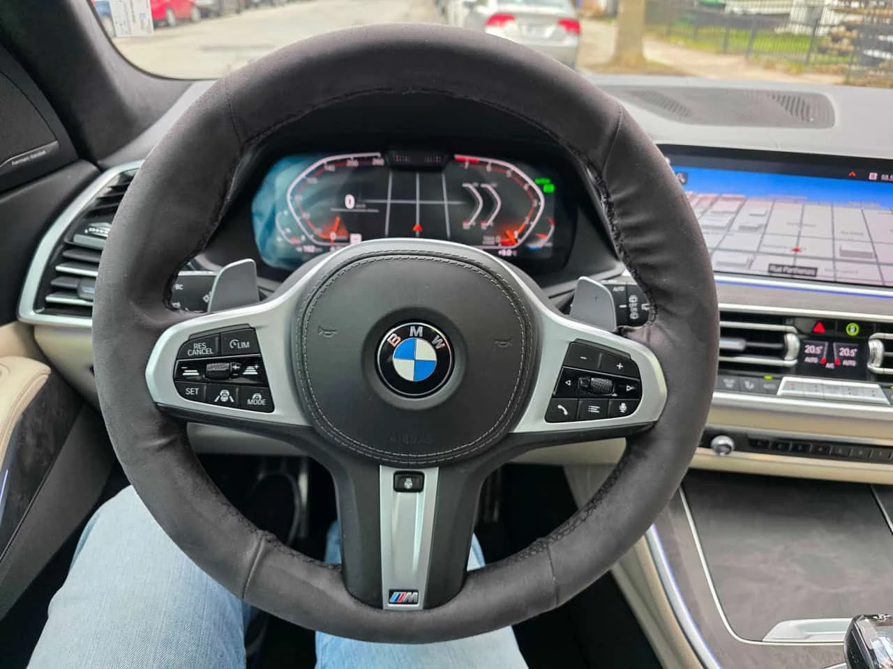 BMW X5 xDrive40i M SPORT/LASER/360/PANO/DIS/ОБДУХВАНЕ, снимка 8 - Автомобили и джипове - 54616134