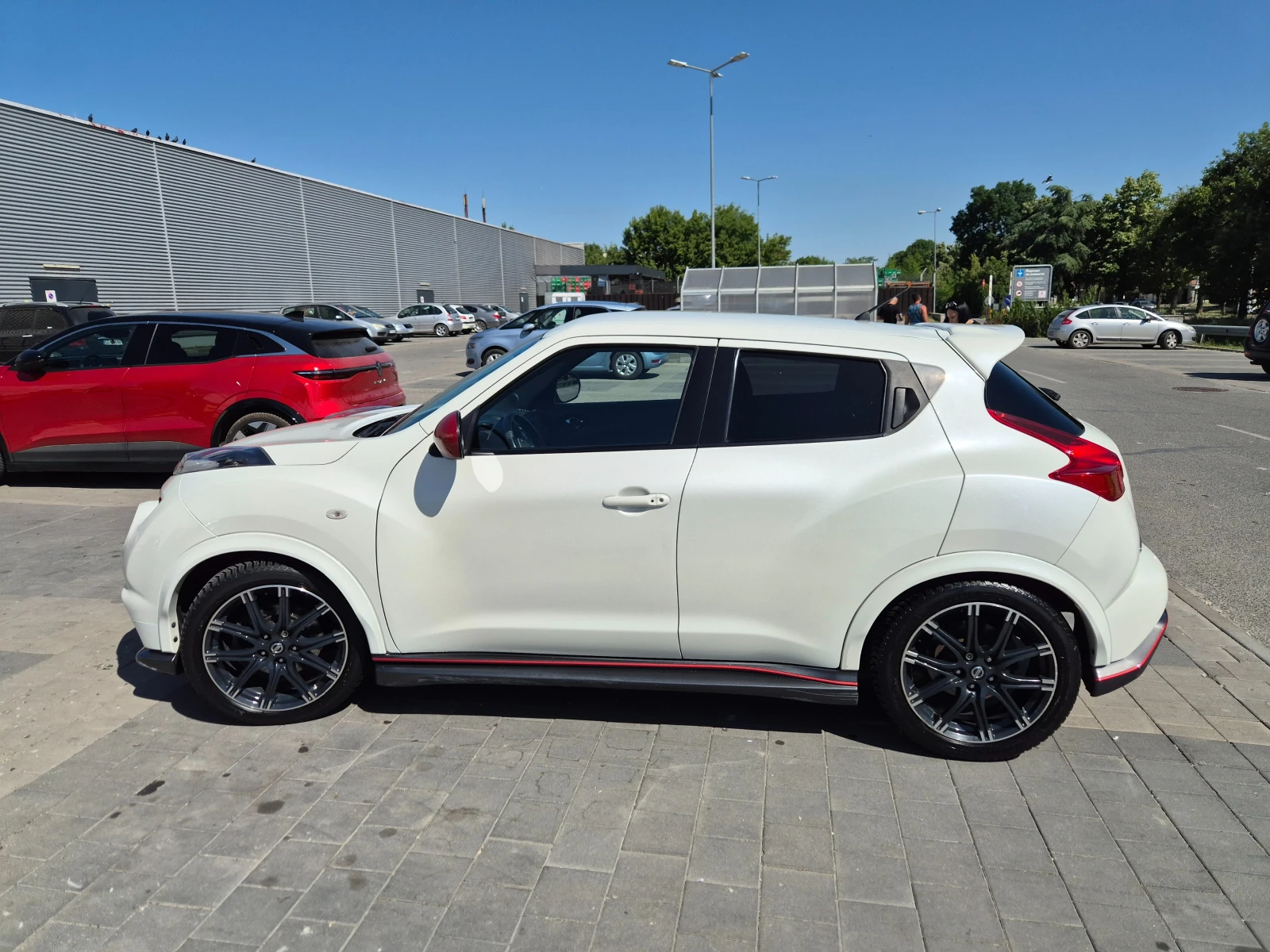 Nissan Juke Nismo 1.6 DIG-T, снимка 8 - Автомобили и джипове - 55077585
