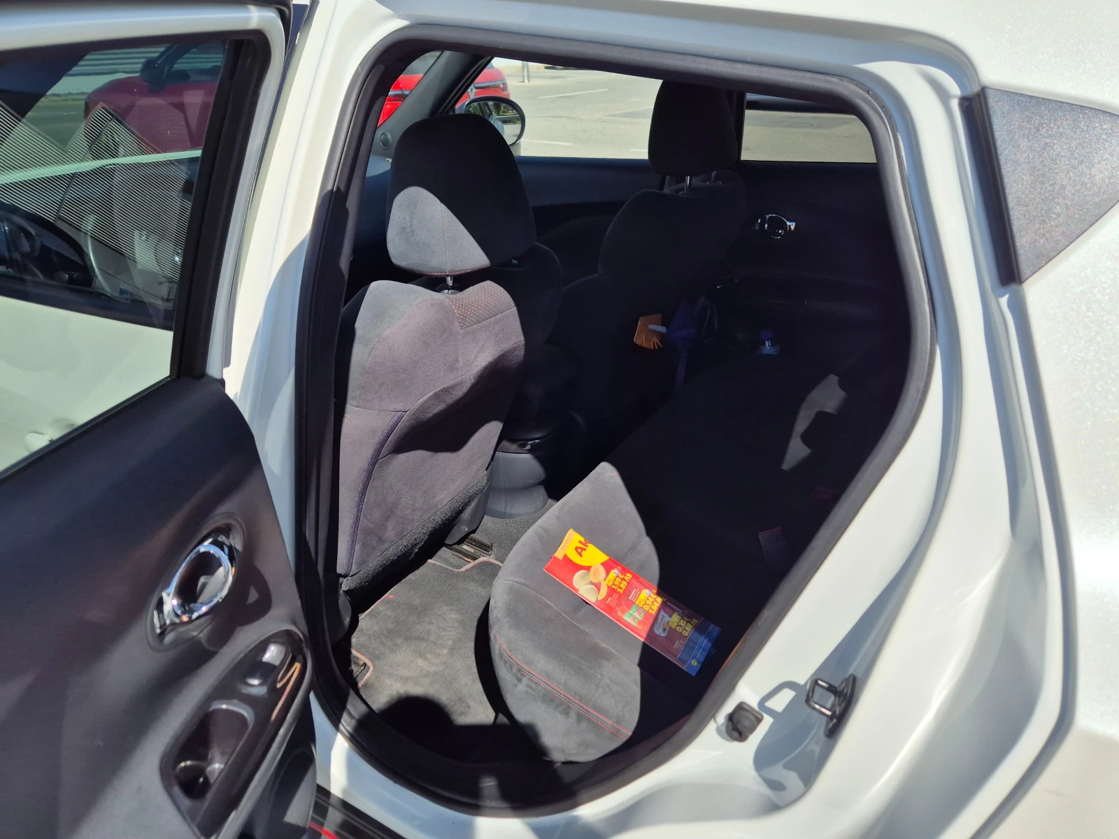 Nissan Juke Nismo 1.6 DIG-T, снимка 10 - Автомобили и джипове - 55077585