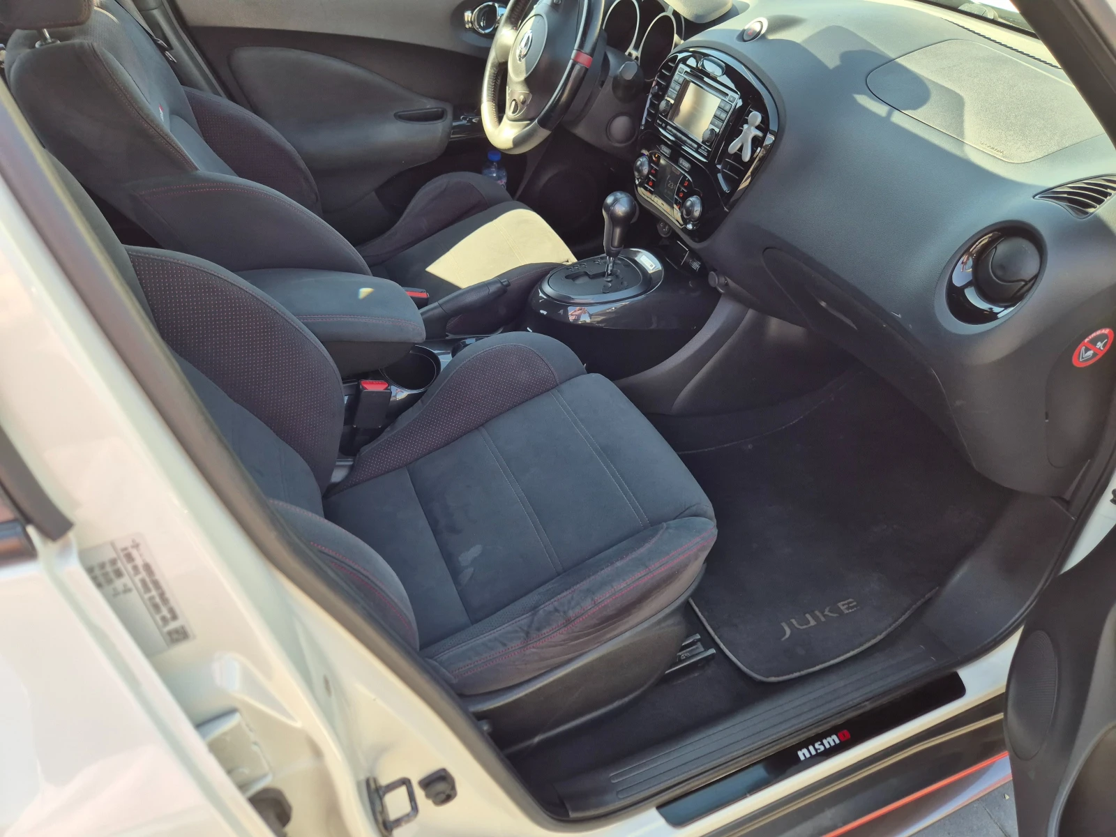 Nissan Juke Nismo 1.6 DIG-T, снимка 16 - Автомобили и джипове - 55077585