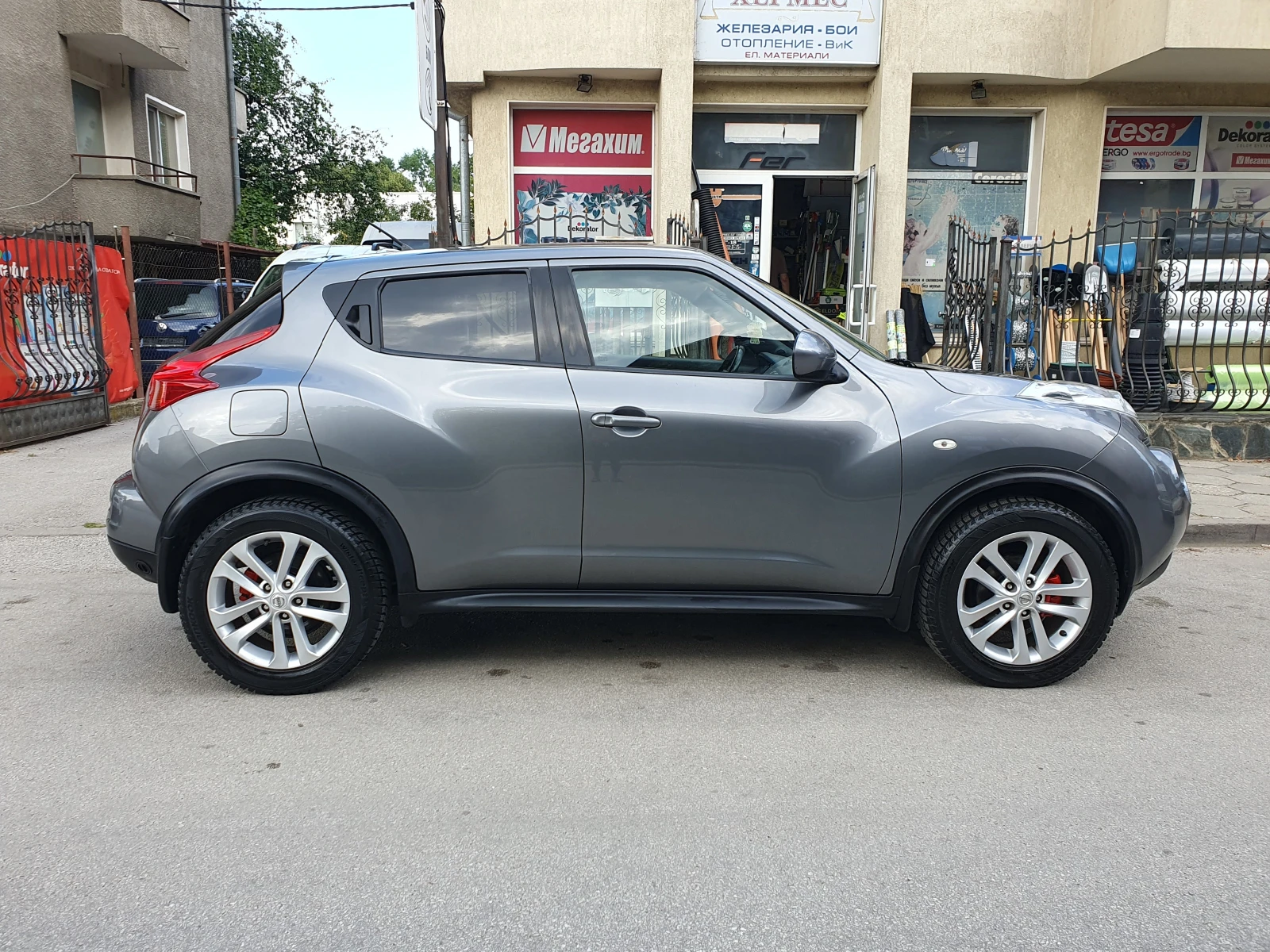 Nissan Juke 1.6i БЕНЗИН/ГАЗ, снимка 6 - Автомобили и джипове - 55333304