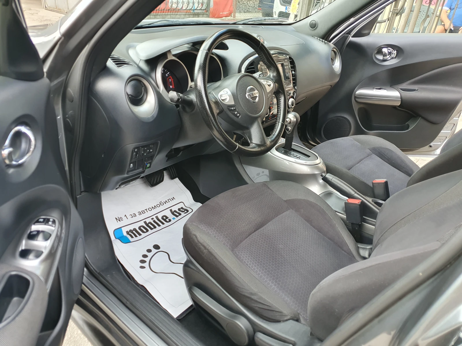 Nissan Juke 1.6i БЕНЗИН/ГАЗ, снимка 12 - Автомобили и джипове - 55333304