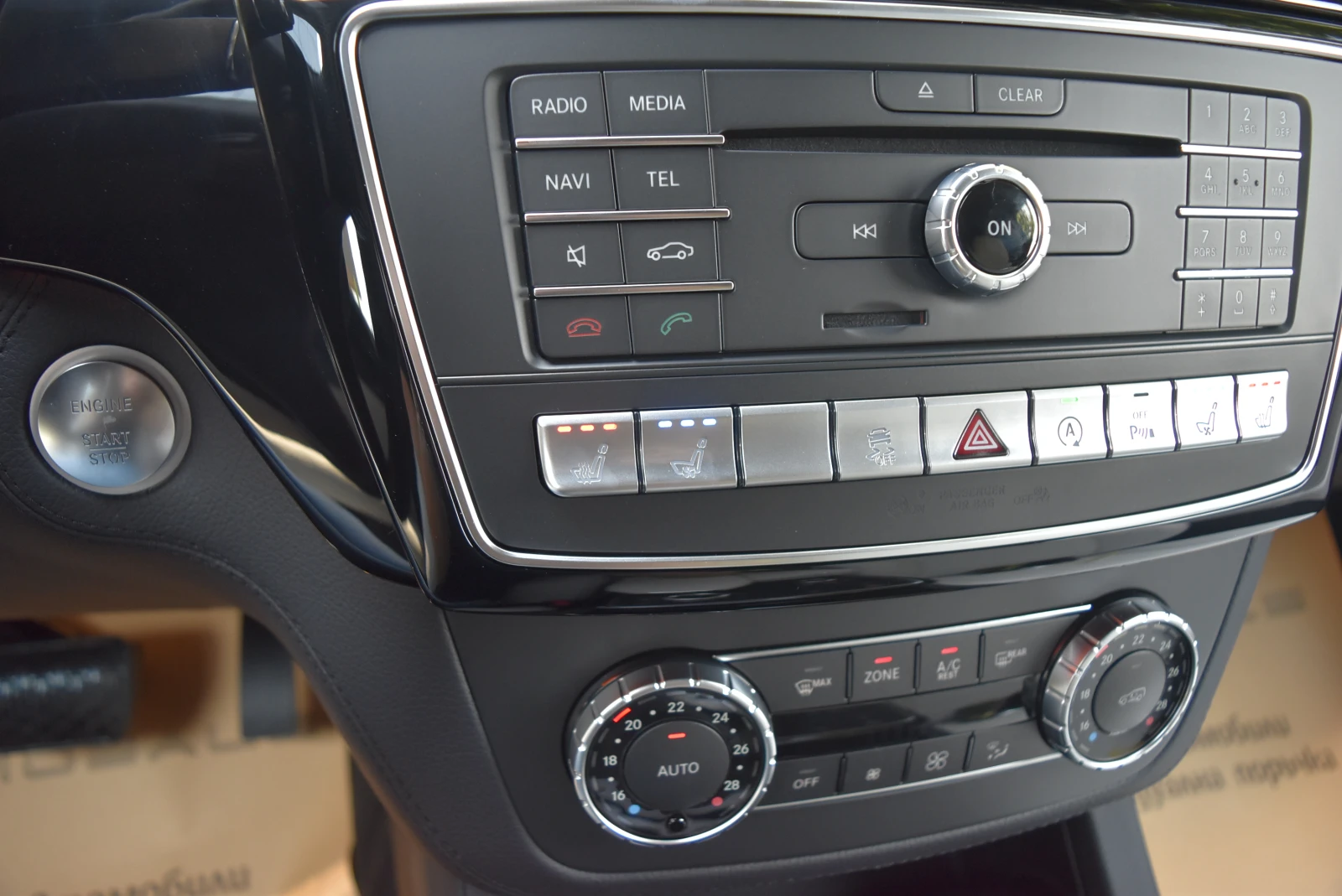 Mercedes-Benz GLE 350 d 4M SUV AMG* Air* NightPack* Navi* , снимка 14 - Автомобили и джипове - 56292697