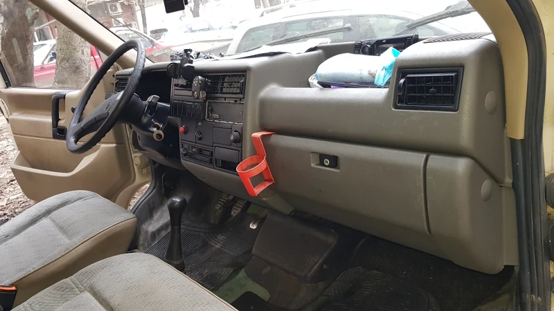 VW T4 2.5 88кс , снимка 4 - Бусове и автобуси - 52908937