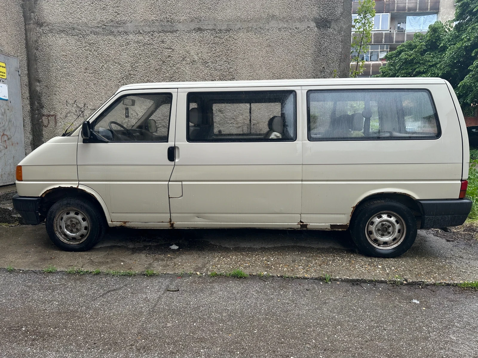 VW T4 2.5 88кс , снимка 2 - Бусове и автобуси - 52908937