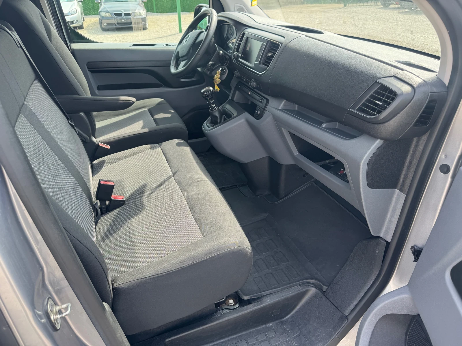 Opel Vivaro 8+ 1 , снимка 8 - Бусове и автобуси - 54805853