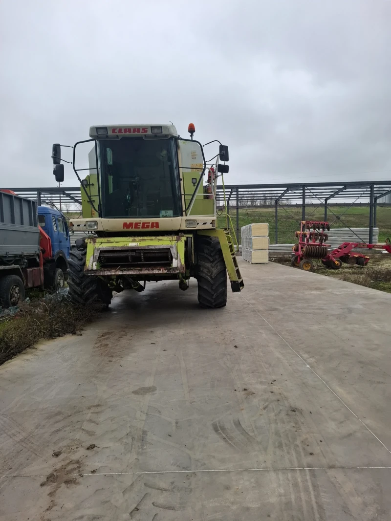 Комбайн Claas Mega 208