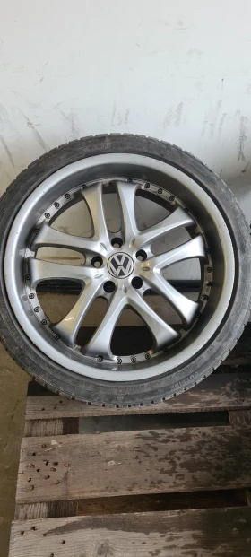 Гуми с джанти Kumho 225/40R19, снимка 3 - Гуми и джанти - 47485682