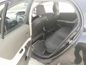 Toyota Yaris 1.0i kli italia, снимка 10