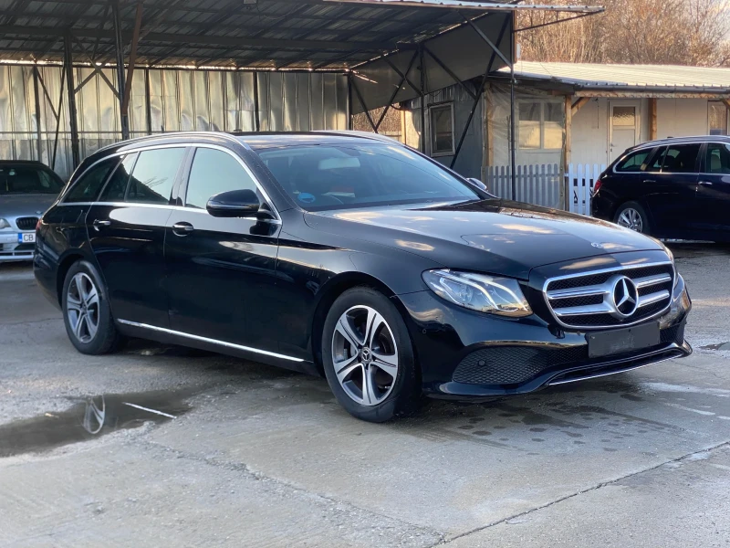 Mercedes-Benz E 220, снимка 2 - Автомобили и джипове - 47158071