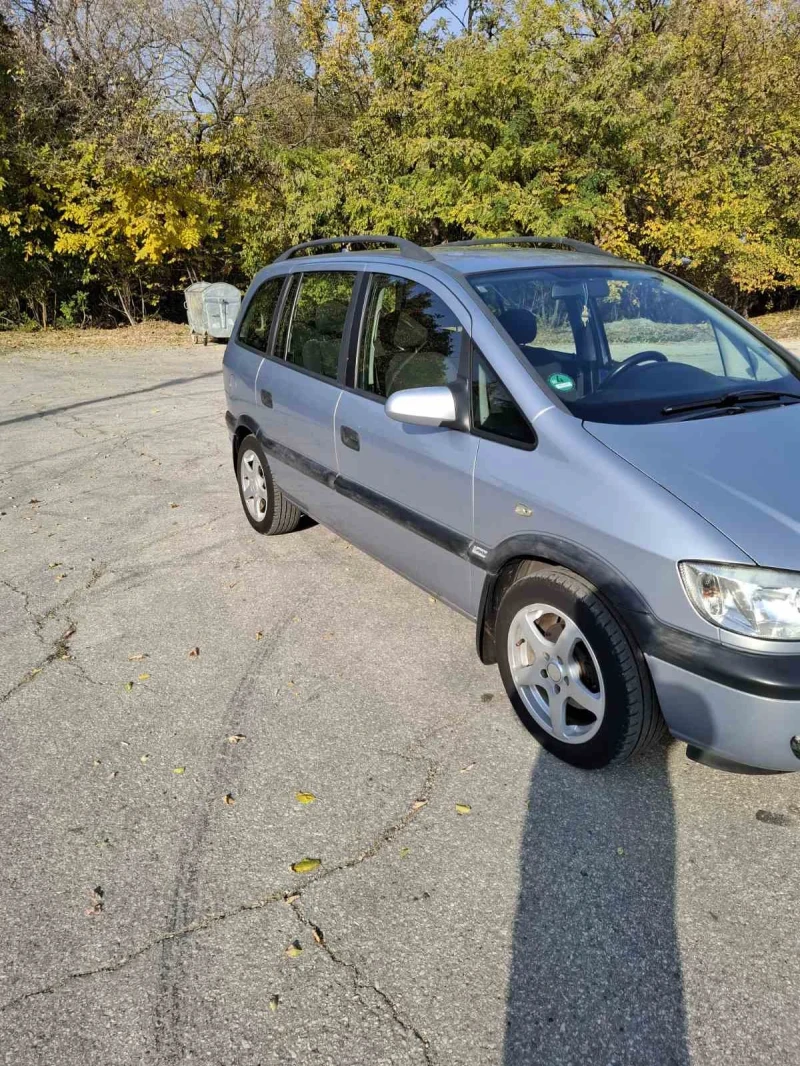 Opel Zafira 1.8i газ/бензин, снимка 2 - Автомобили и джипове - 47904630