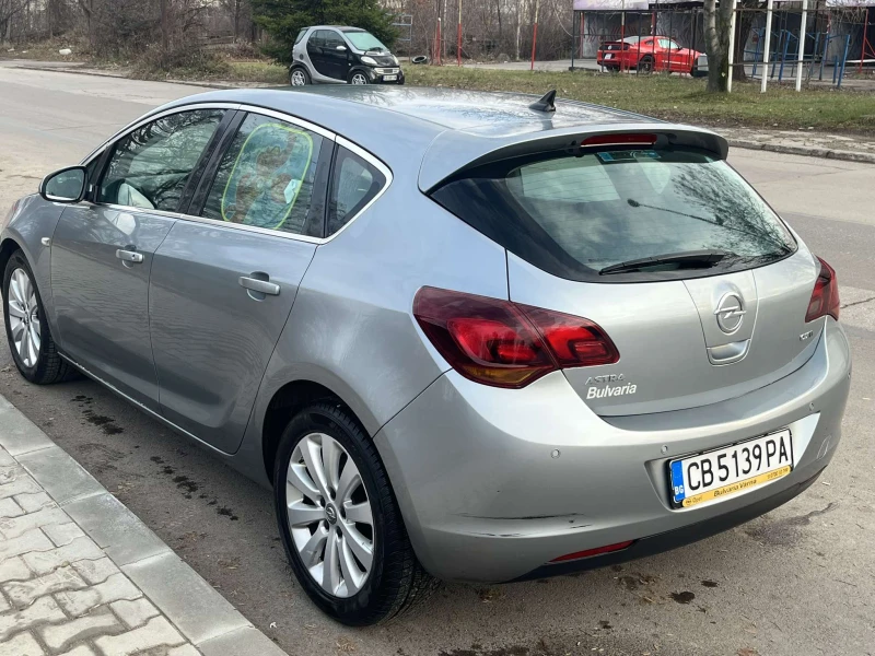 Opel Astra J, снимка 4 - Автомобили и джипове - 48439059