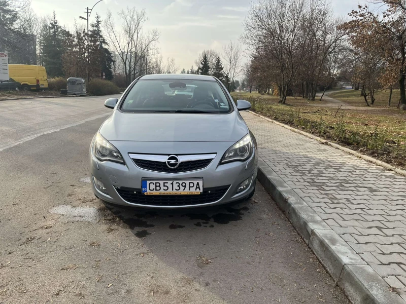 Opel Astra J, снимка 2 - Автомобили и джипове - 48439059