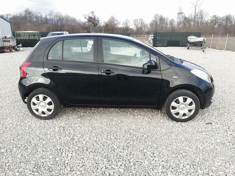 Toyota Yaris 1.0i kli italia, снимка 7 - Автомобили и джипове - 48975794