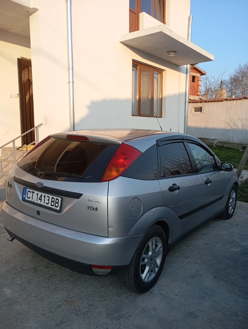 Ford Focus 1.8, снимка 5 - Автомобили и джипове - 49010582