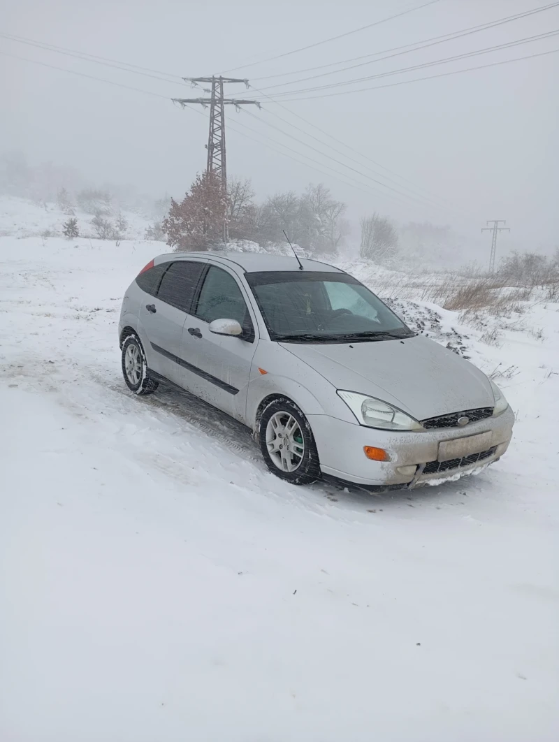 Ford Focus 1.8, снимка 11 - Автомобили и джипове - 49010582