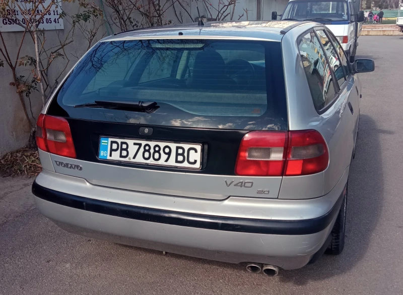 Volvo V40, снимка 3 - Автомобили и джипове - 49220856