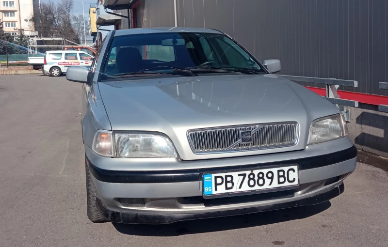 Volvo V40, снимка 10 - Автомобили и джипове - 49220856