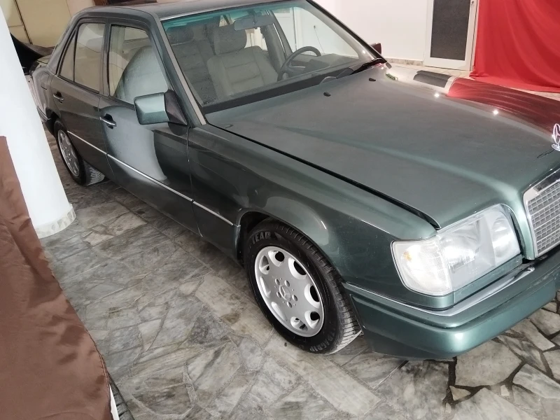 Mercedes-Benz 124 Е280 Уникат, снимка 3 - Автомобили и джипове - 52733421
