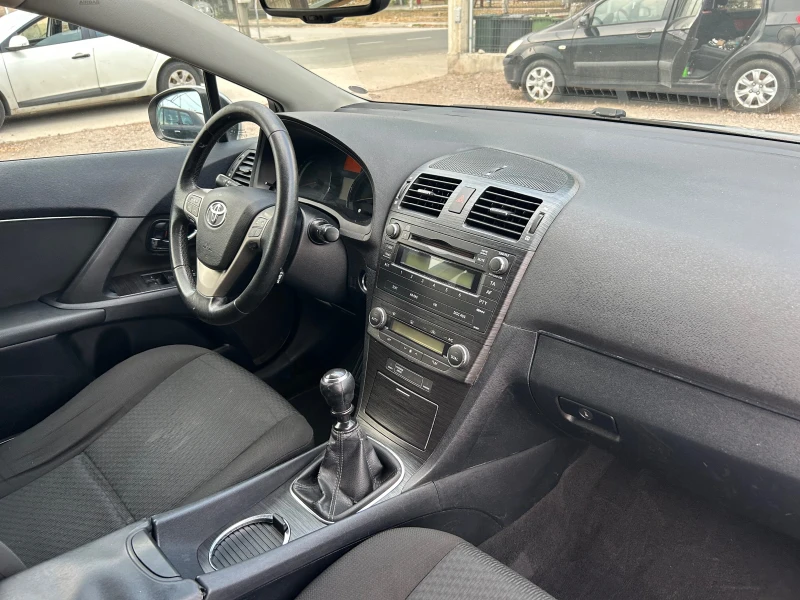 Toyota Avensis 2.2d-4d 150k.s., снимка 13 - Автомобили и джипове - 51278844