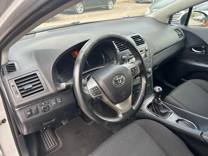 Toyota Avensis 2.2d-4d 150k.s., снимка 9 - Автомобили и джипове - 51278844