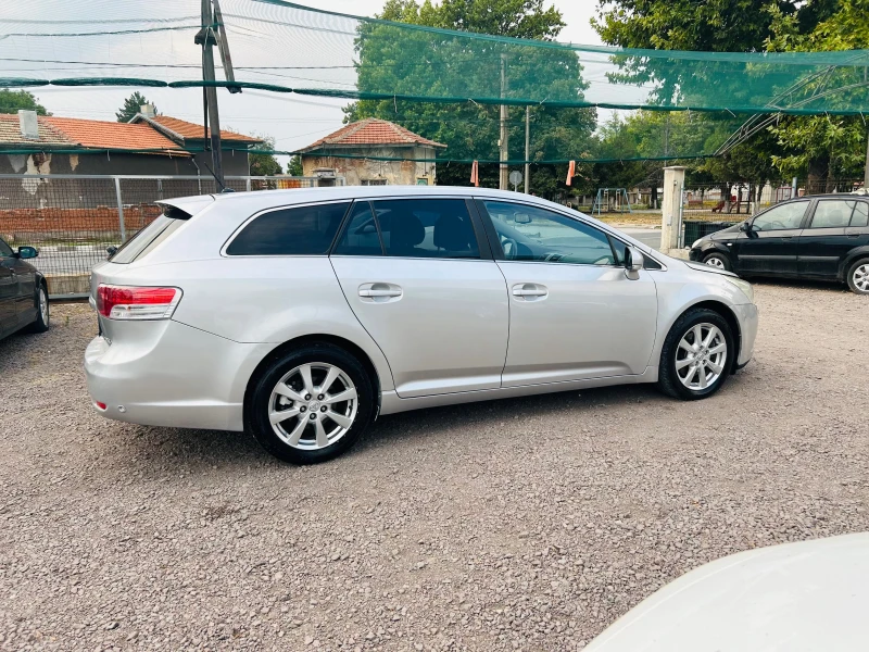 Toyota Avensis 2.2d-4d 150k.s., снимка 8 - Автомобили и джипове - 51278844