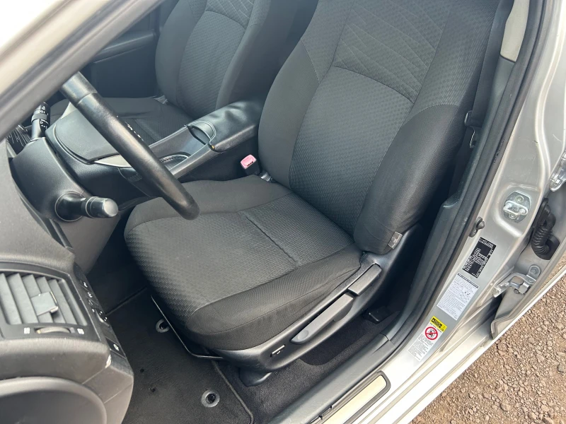 Toyota Avensis 2.2d-4d 150k.s., снимка 11 - Автомобили и джипове - 51278844