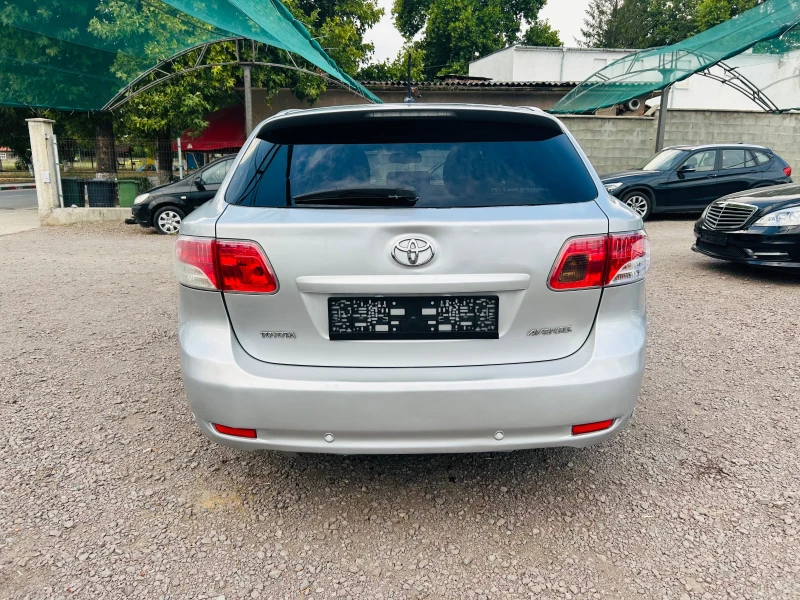 Toyota Avensis 2.2d-4d 150k.s., снимка 6 - Автомобили и джипове - 51278844