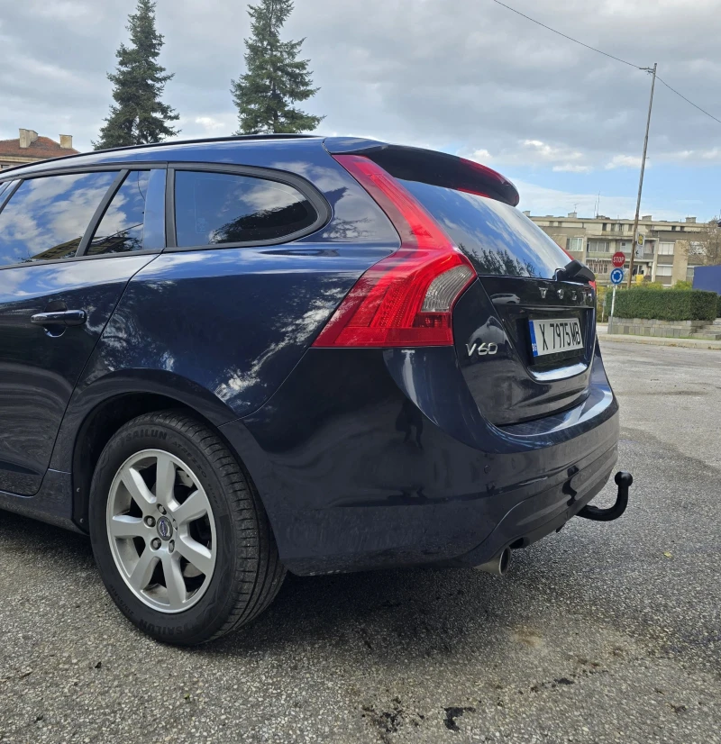 Volvo V60 2.0D, снимка 5 - Автомобили и джипове - 52494540