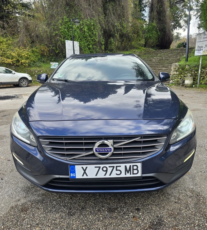 Volvo V60 2.0D, снимка 7 - Автомобили и джипове - 52494540