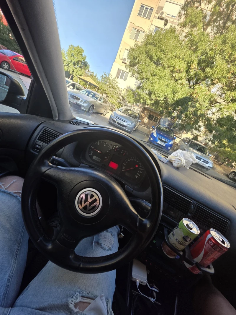 VW Golf, снимка 4 - Автомобили и джипове - 52597711