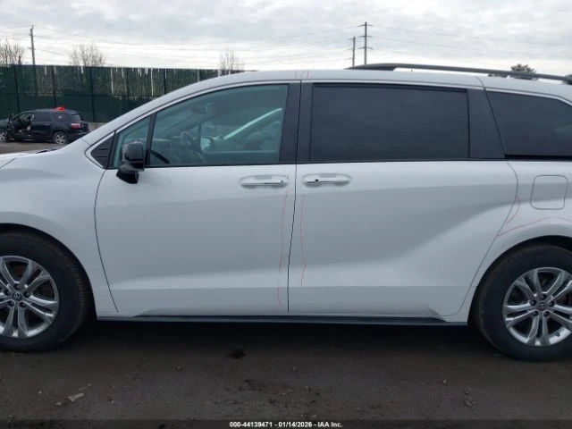 Toyota Sienna * XSE* HYBRID* AWD* КОЖА* ПОДГРЕВ* ШИБИДАХ* , снимка 13 - Автомобили и джипове - 55279664