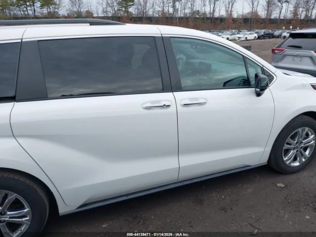 Toyota Sienna * XSE* HYBRID* AWD* КОЖА* ПОДГРЕВ* ШИБИДАХ* , снимка 12 - Автомобили и джипове - 55279664