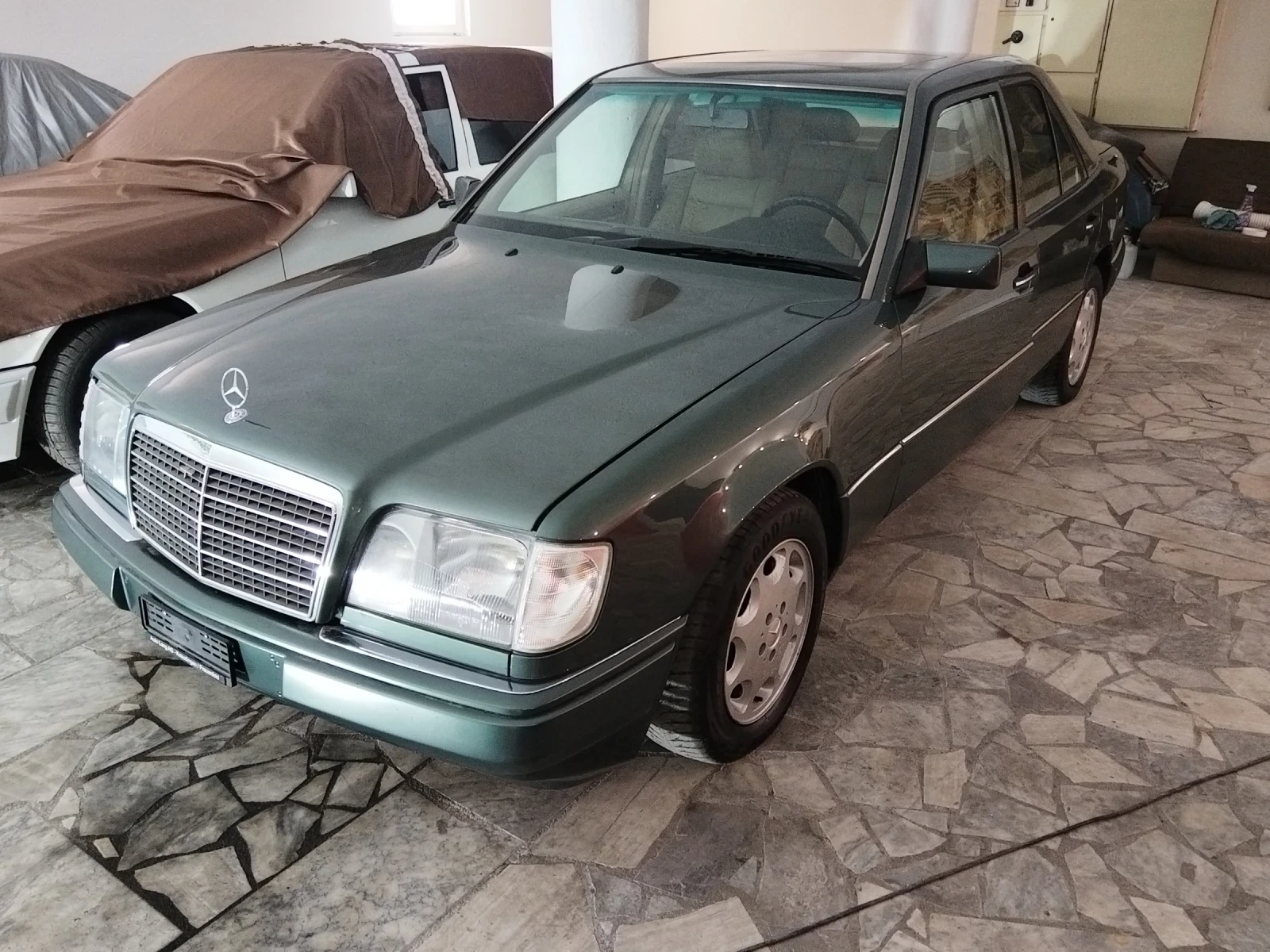 Mercedes-Benz 124 Е280 Уникат, снимка 1