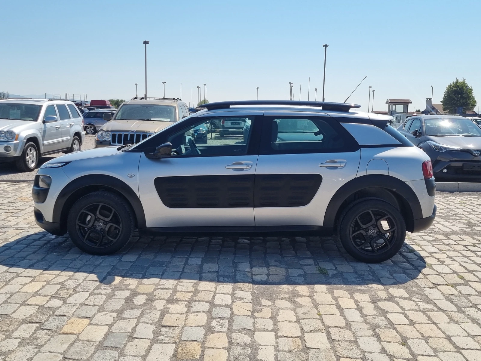 Citroen C4 Cactus 1.2i 82 к.с. ЕВРО 6В - изображение 4