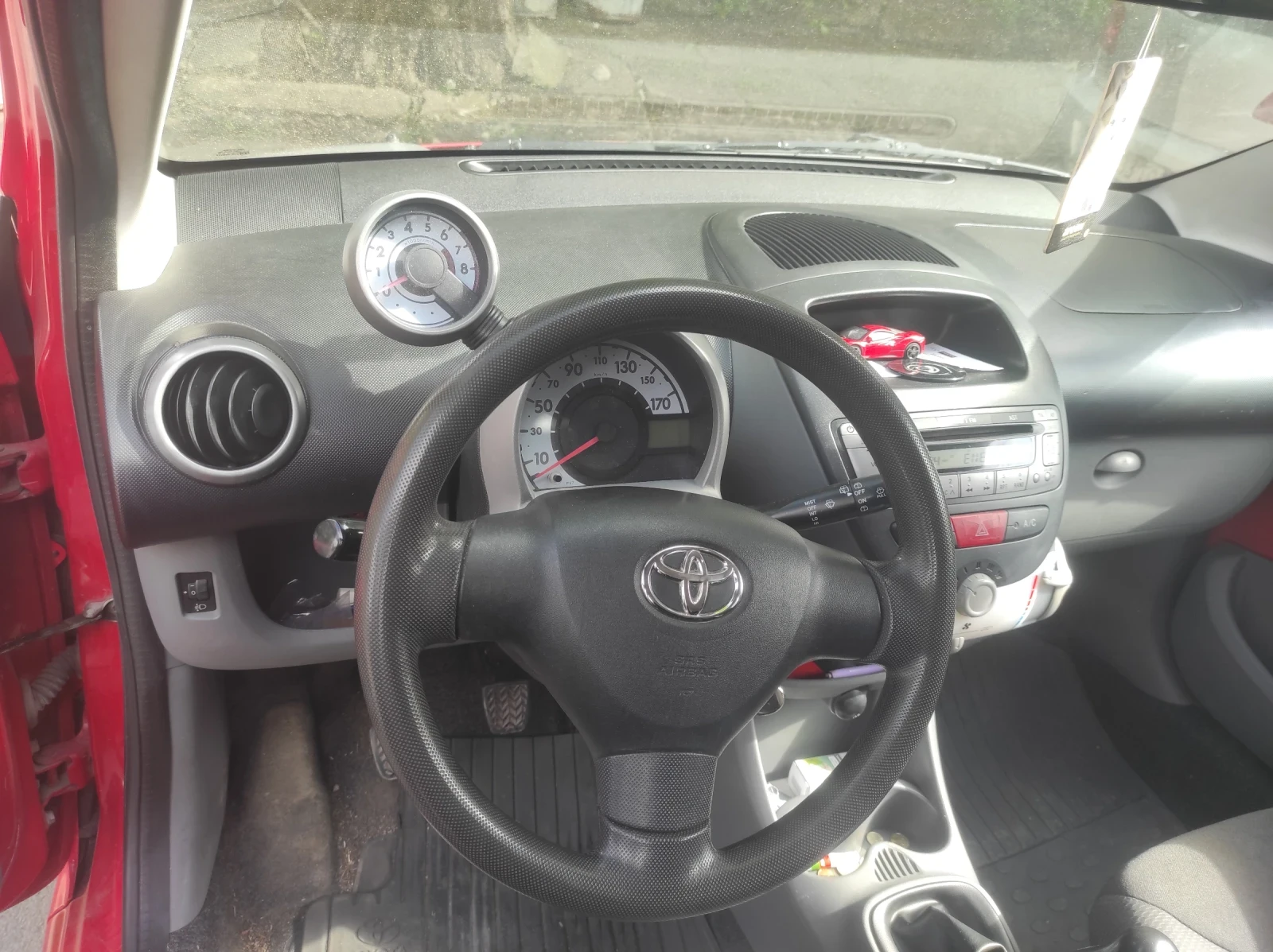 Toyota Aygo 998 - изображение 8
