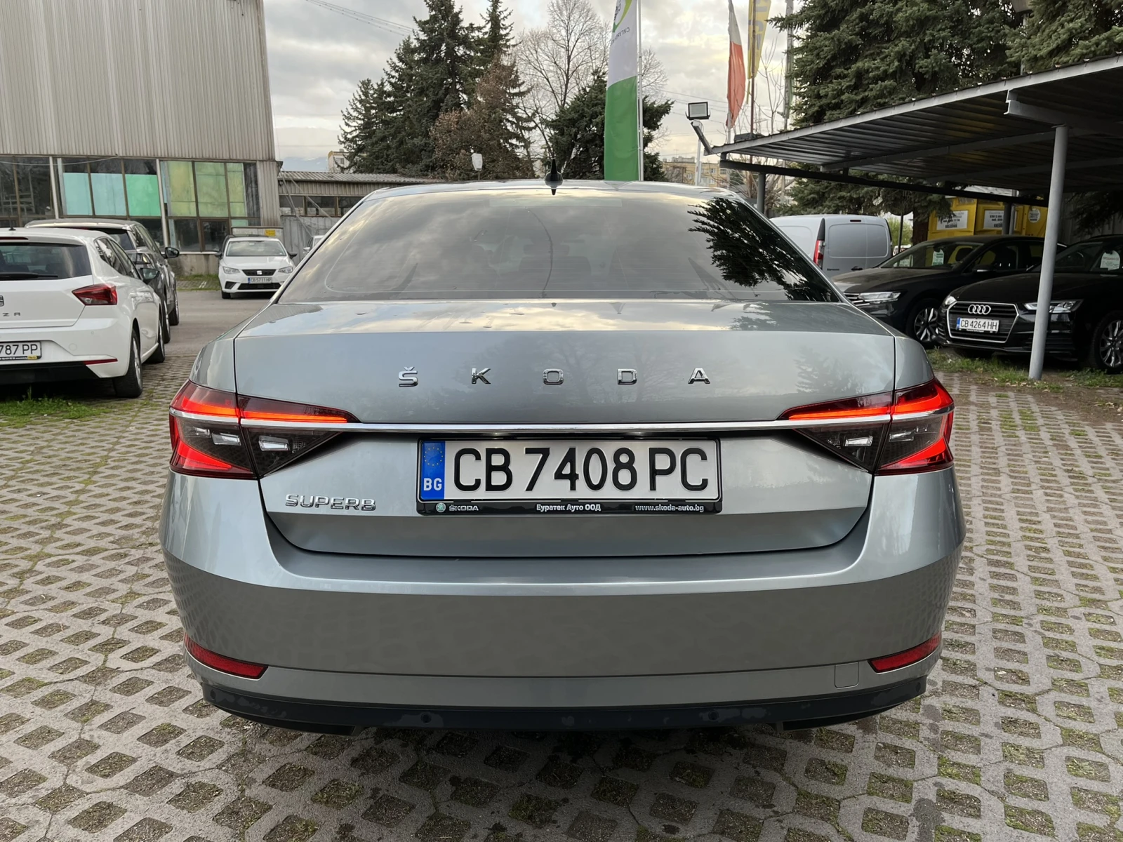Skoda Superb 2.0 TDI Facelift в гаранция 63000 КМ - изображение 5