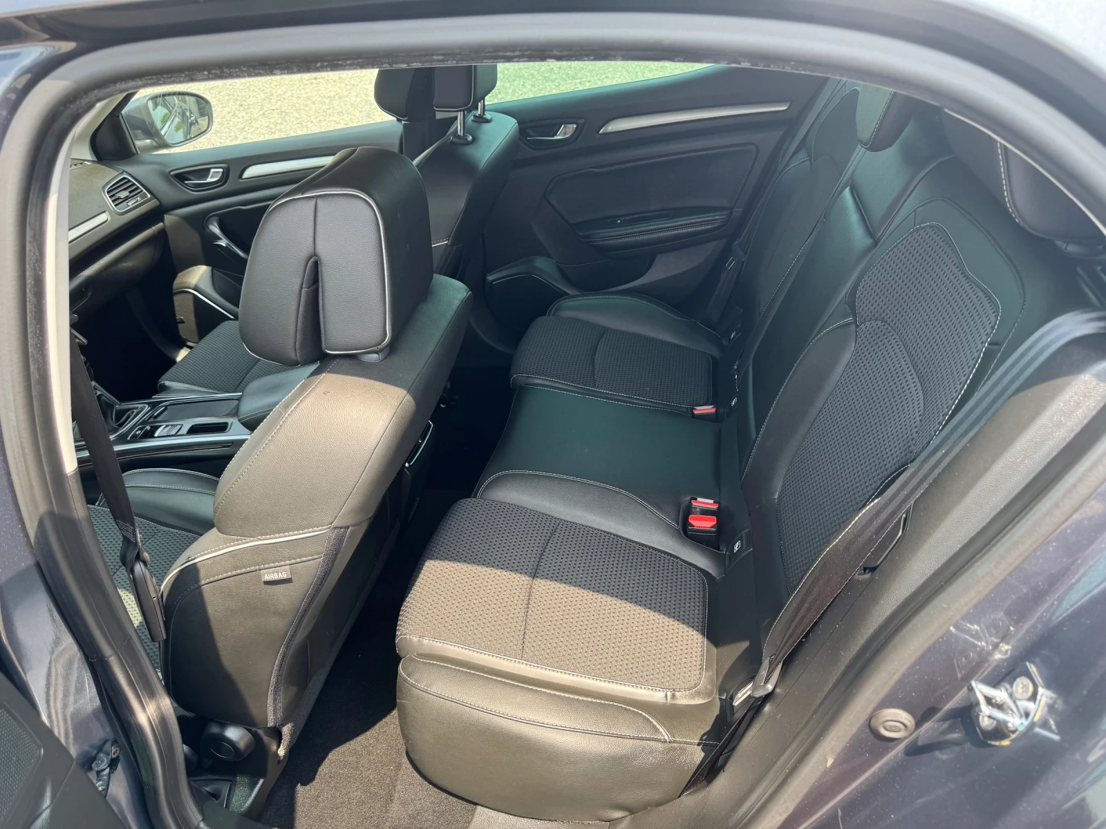 Renault Megane 1.6DCi BOSE - изображение 8