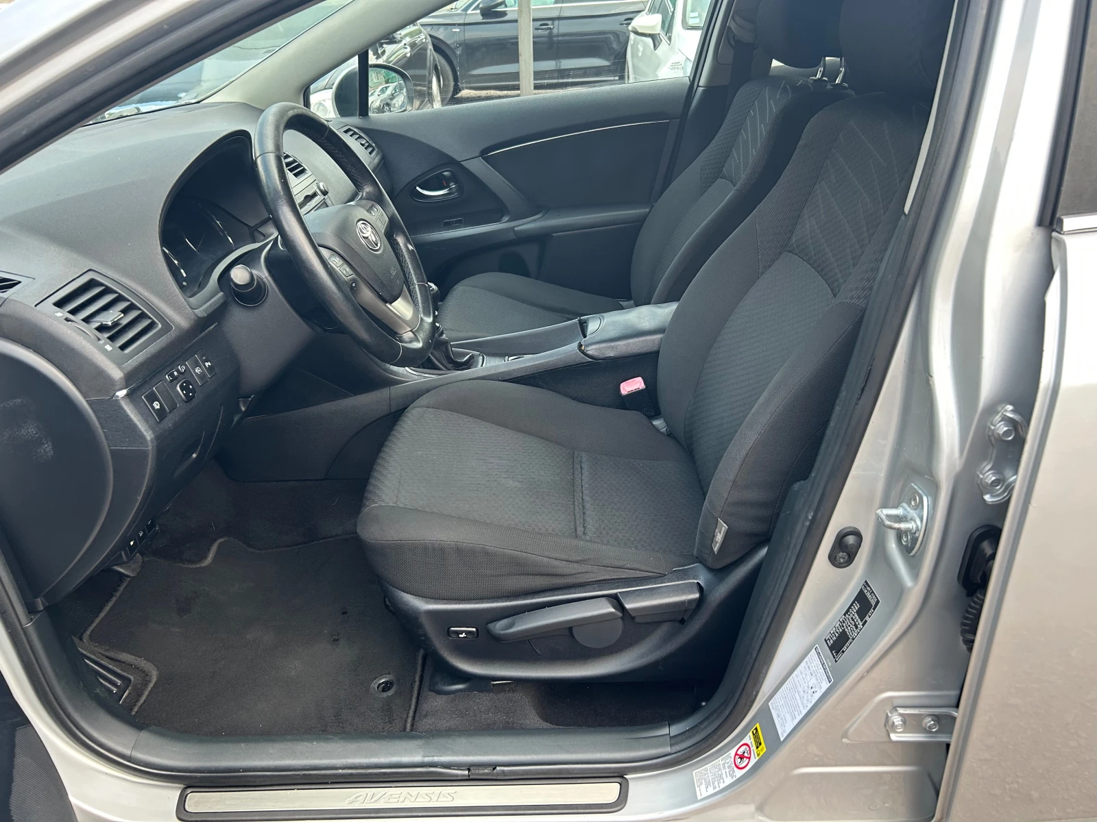 Toyota Avensis 2.2d-4d 150k.s. - изображение 10