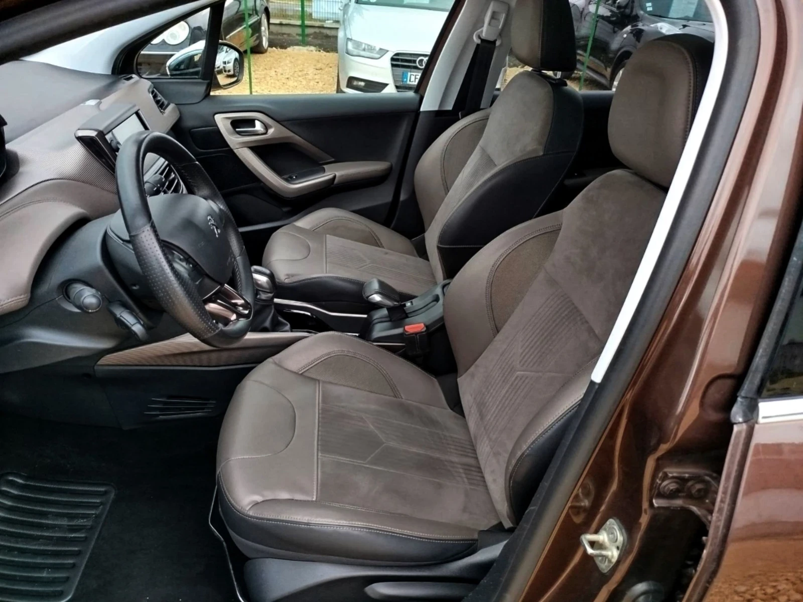 Peugeot 2008 1, 6 e-HDi Feline Cuirve - изображение 9