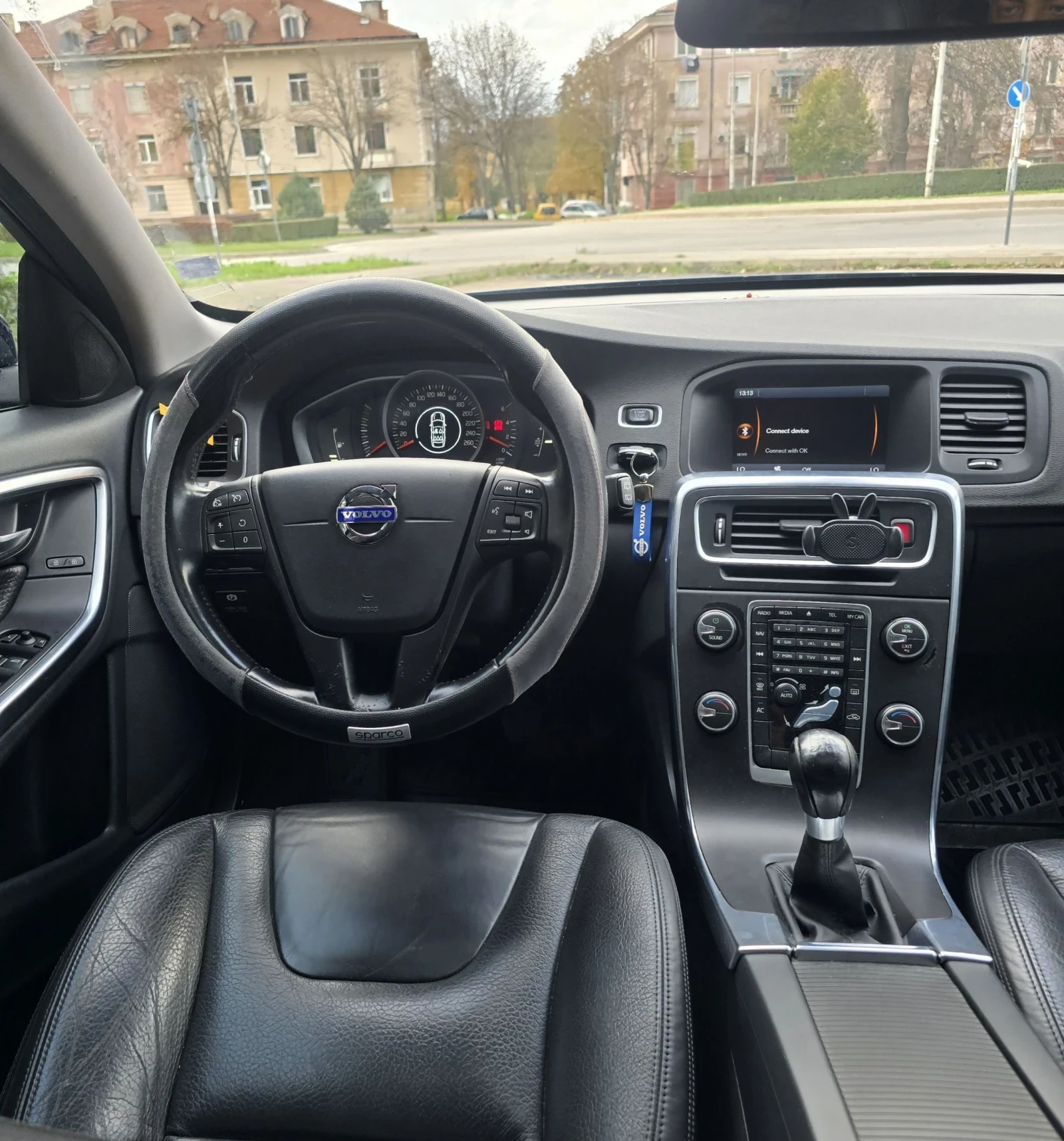 Volvo V60 2.0D - изображение 9