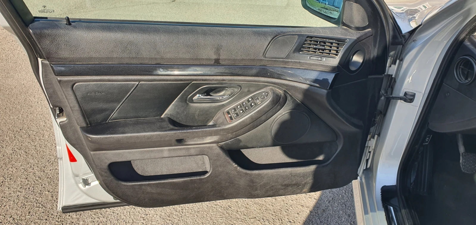 BMW 523  - изображение 2