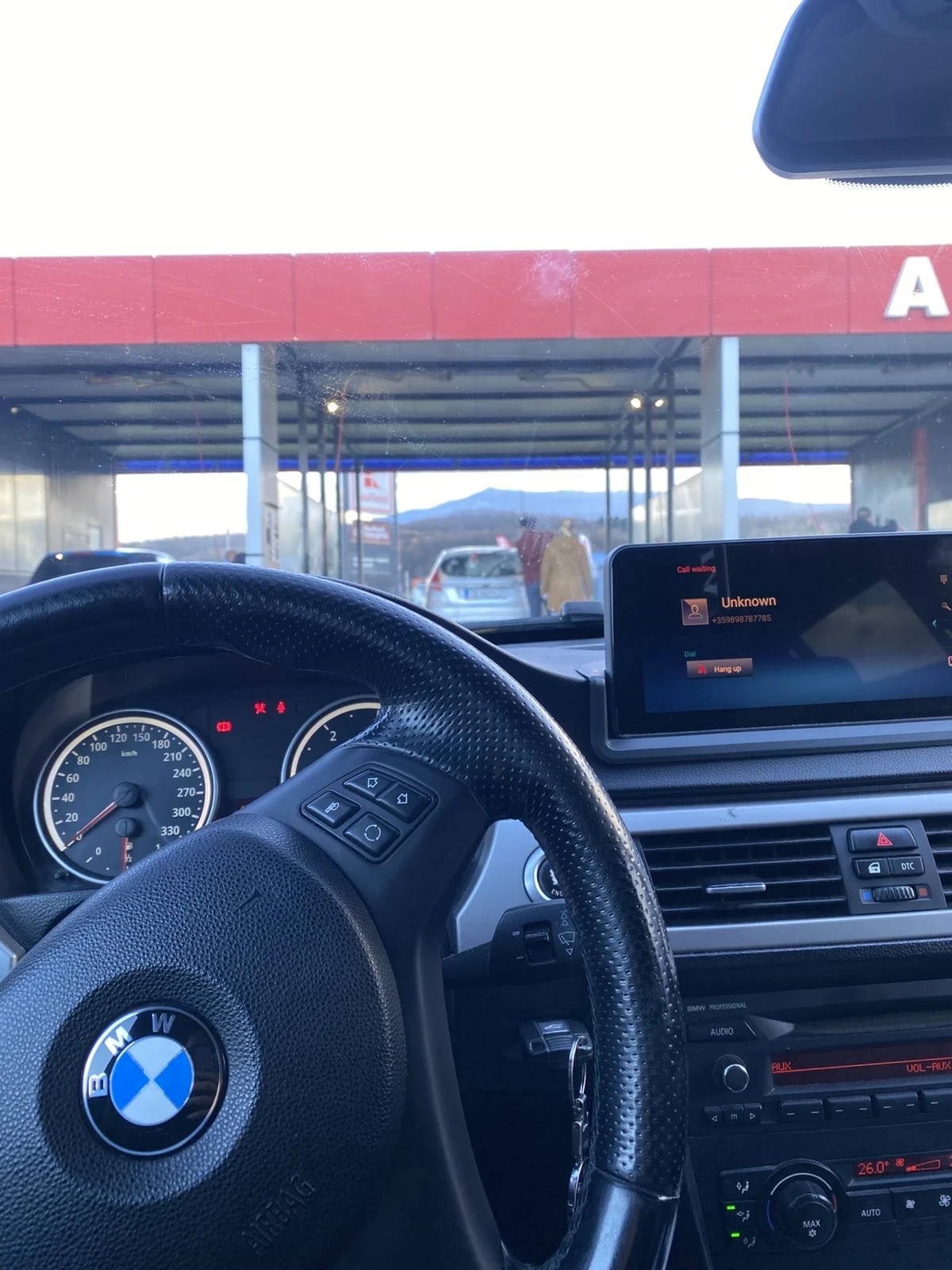 BMW 320, снимка 7 - Автомобили и джипове - 53831612