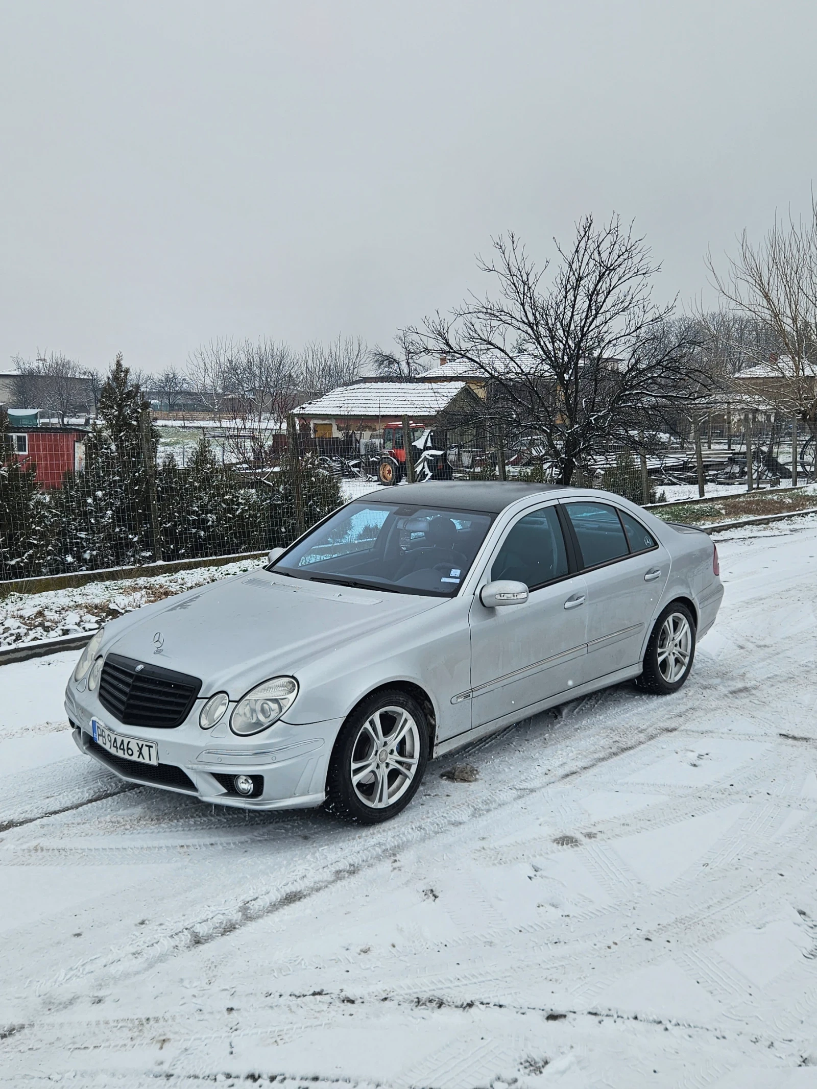 Mercedes-Benz E 270, снимка 13 - Автомобили и джипове - 54054319